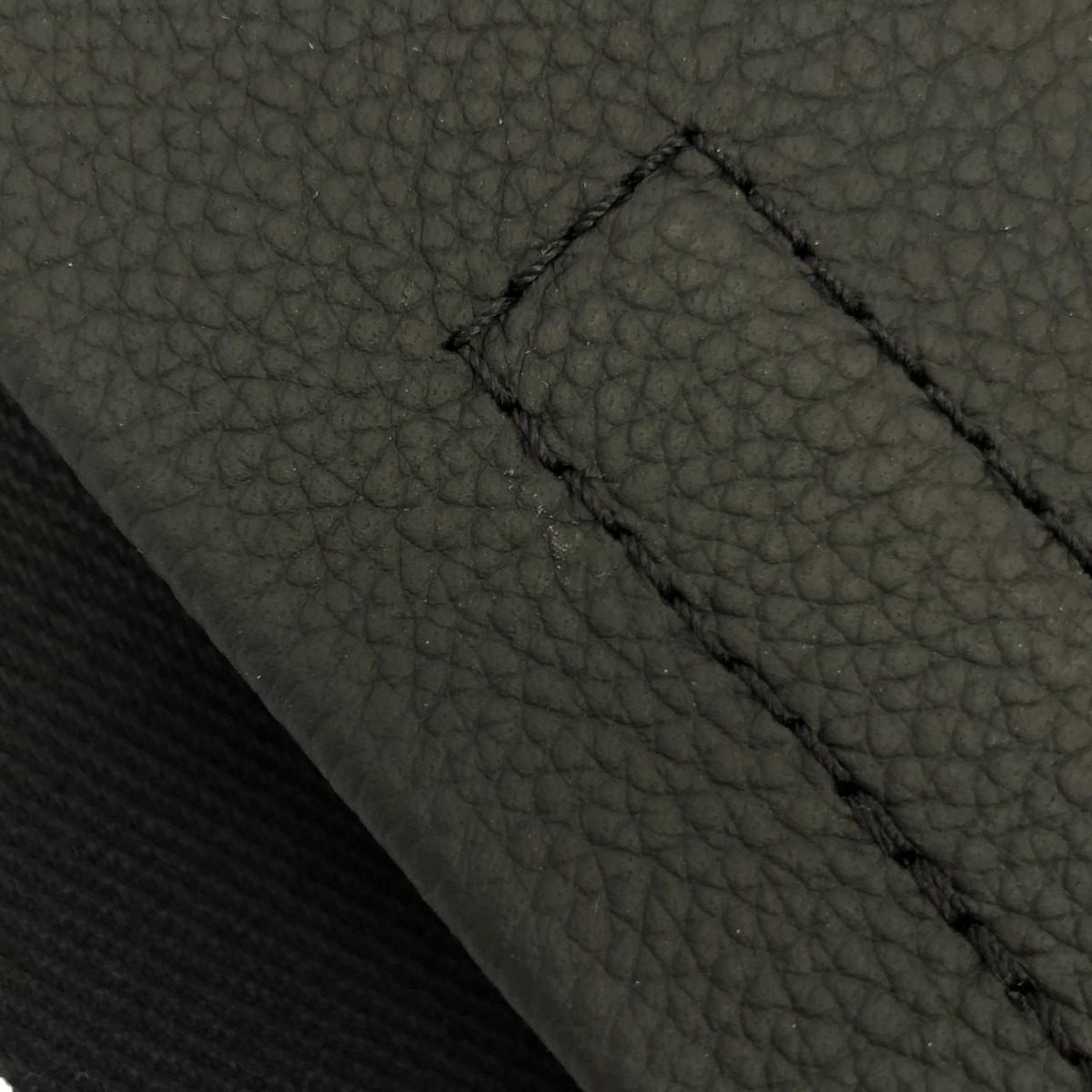 Louis Vuitton LV Aerogram Takeoff Ring Shoulder Bag — view 10