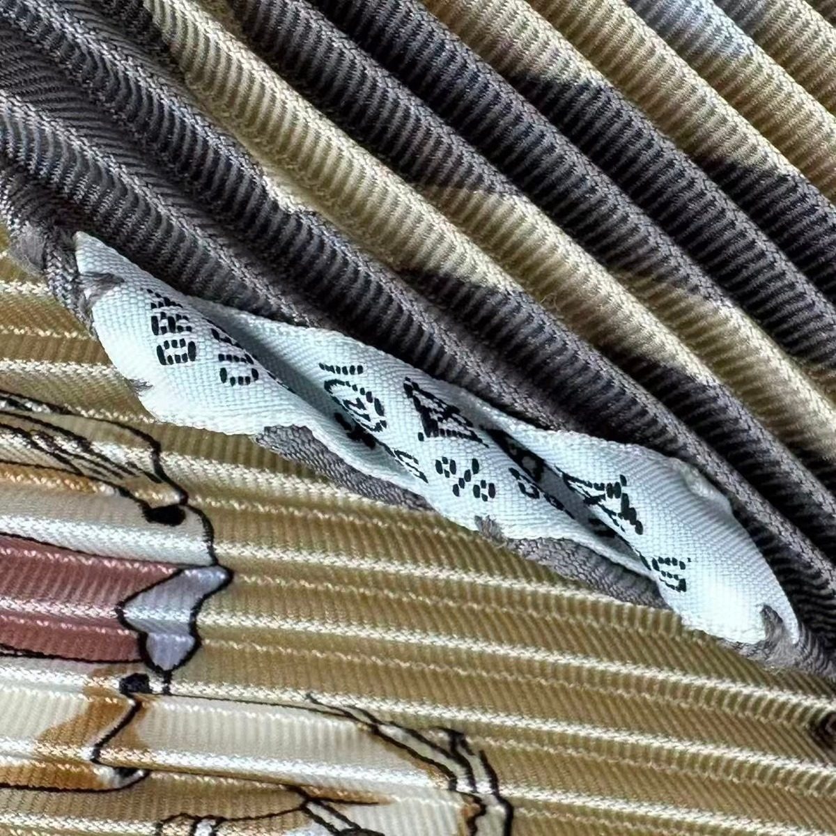 Hermes Pleated Scarf Silk Raconte Moi le Cheval Talking About Horses Beige — view 6