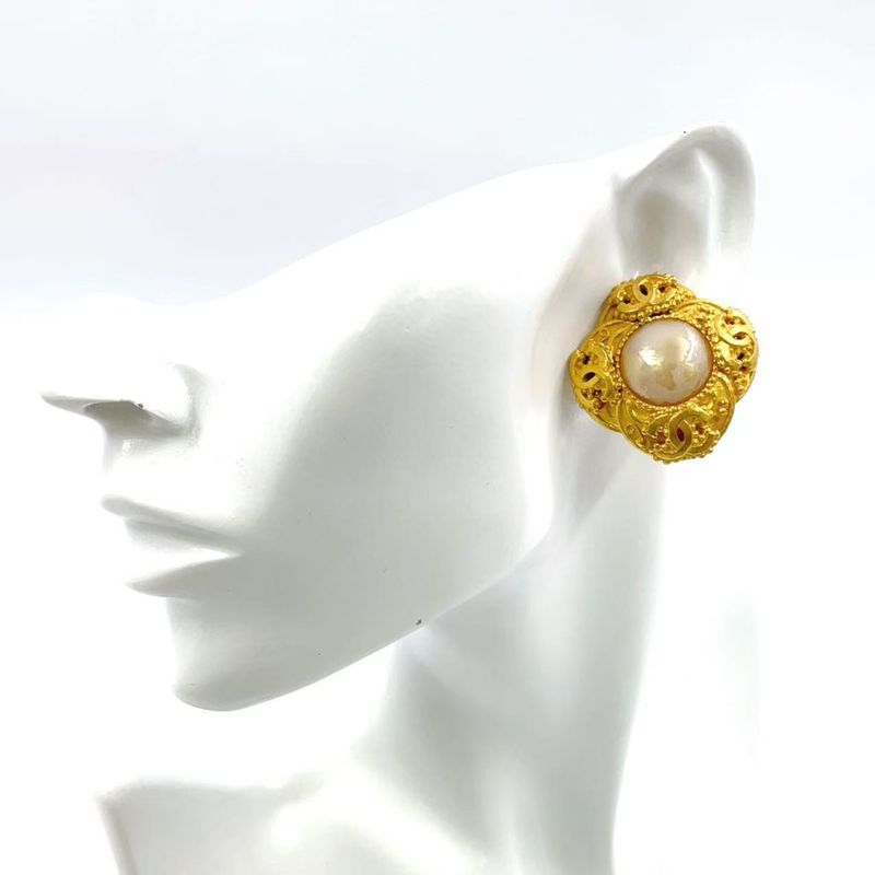 Chanel Coco Mark Pearl GP X Faux Pearl Off White X Gold Earrings