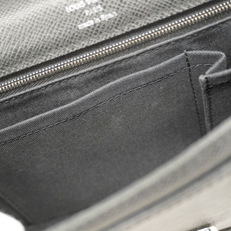 Louis Vuitton Taiga Bellaire M32592 Ardoise Men's Clutch Bag