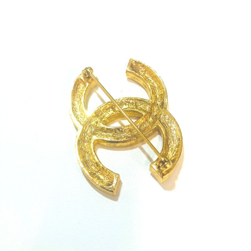Chanel Rhinestone Brooch : B3194