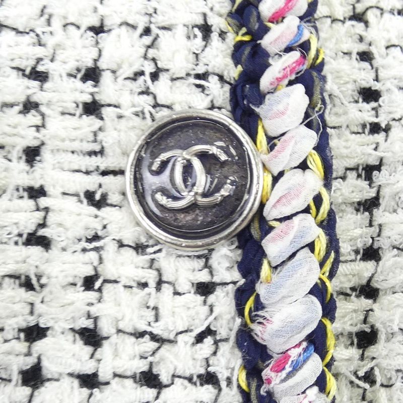 Chanel Look29 P70074v60046 Collarless Jacket