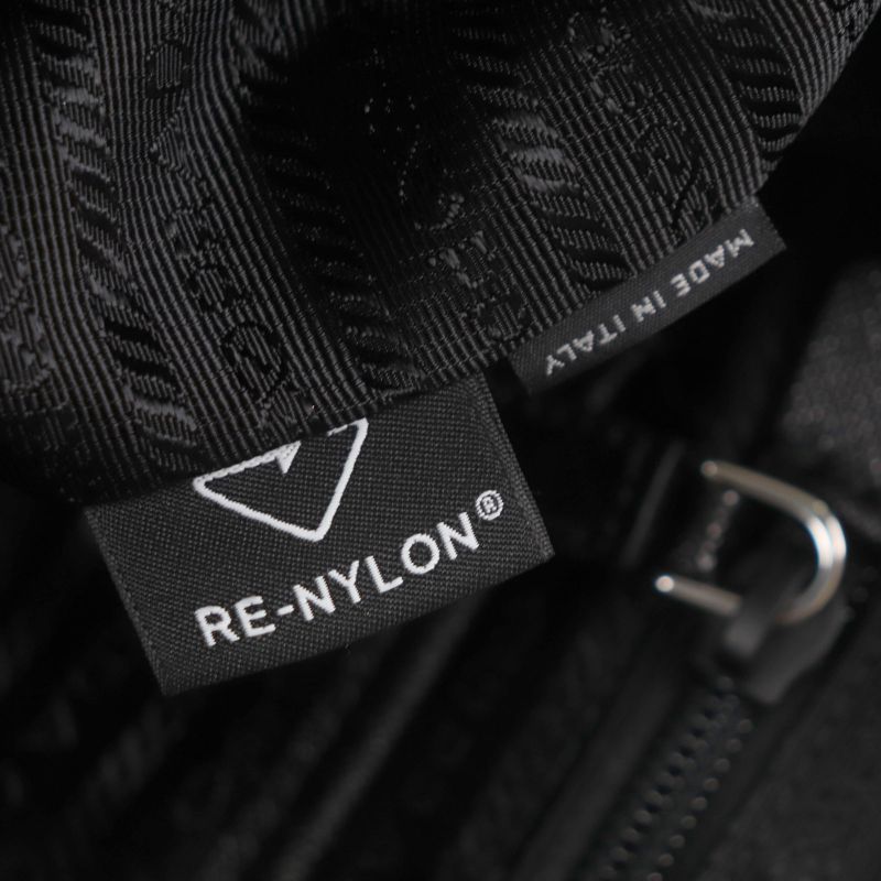 Prada 1bz811 Nylon Leather Re-nylon Triangle Logo Triangle Plate Backpack