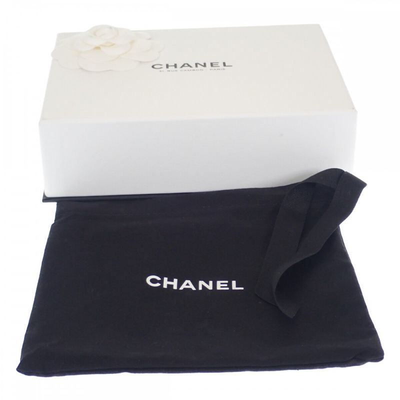 Chanel 19 Flap Wallet Ap2809 Trifold Wallet Lambskin White Gold Hardware Ladies
