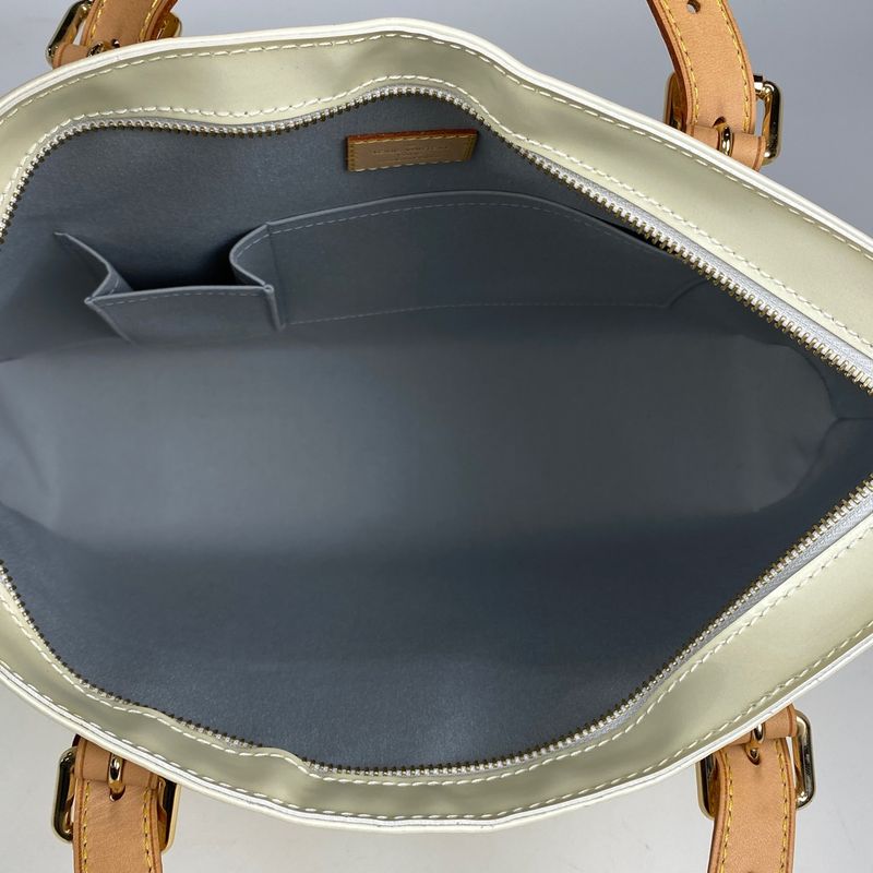 Louis Vuitton Brentwood Handbag Enamel Tote Monogram Vernis Pe Lou (white)