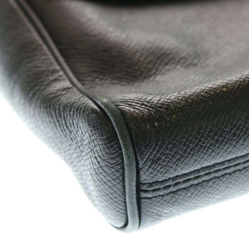 Louis Vuitton Alex Messenger Taiga Leather Shoulder Bag Silver Hardware Black