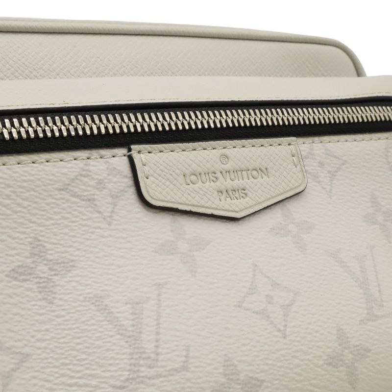 Louis Vuitton Taiga Lama Bum Bag Outdoor Waist Bag Body Bag Shoulder Untactica