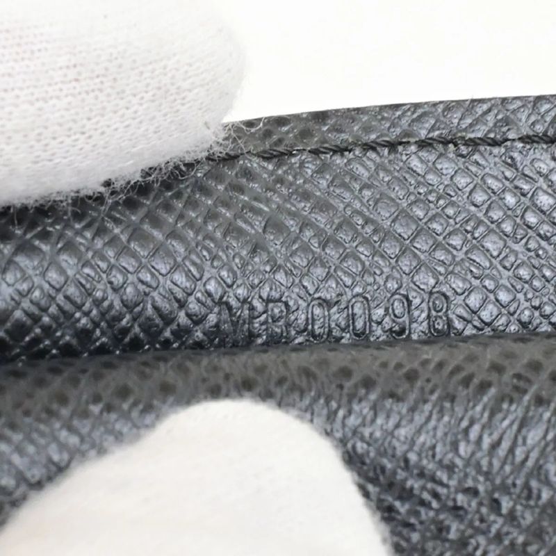 Louis Vuitton Second Bag Taiga Trousse Ivan M32492 04bs064