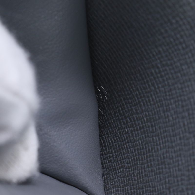 Louis Vuitton Taiga Zippy Wallet Vertical M32822 Leather Long Wallet Fold Round