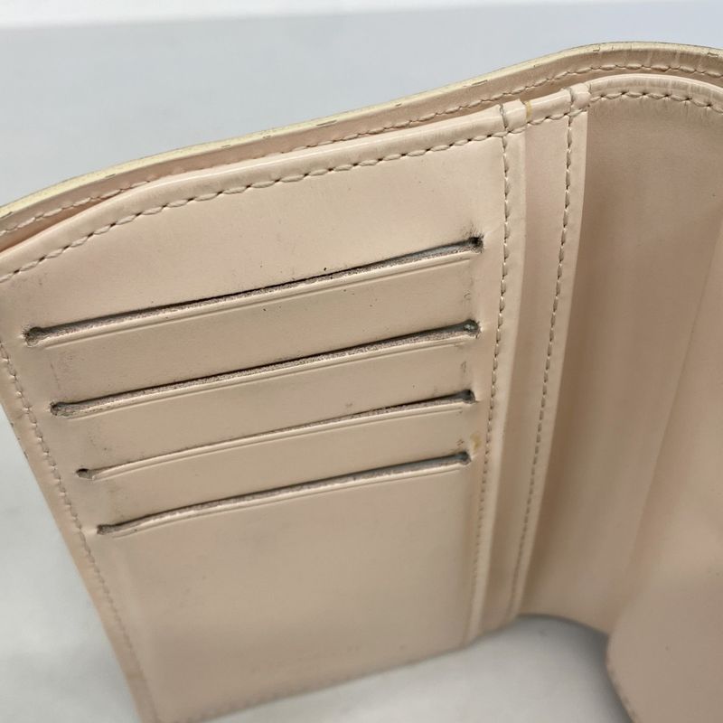 Louis Vuitton Wallet Vernis Porte Monnaie Viennois M91314 Marshmallow Pin Cles