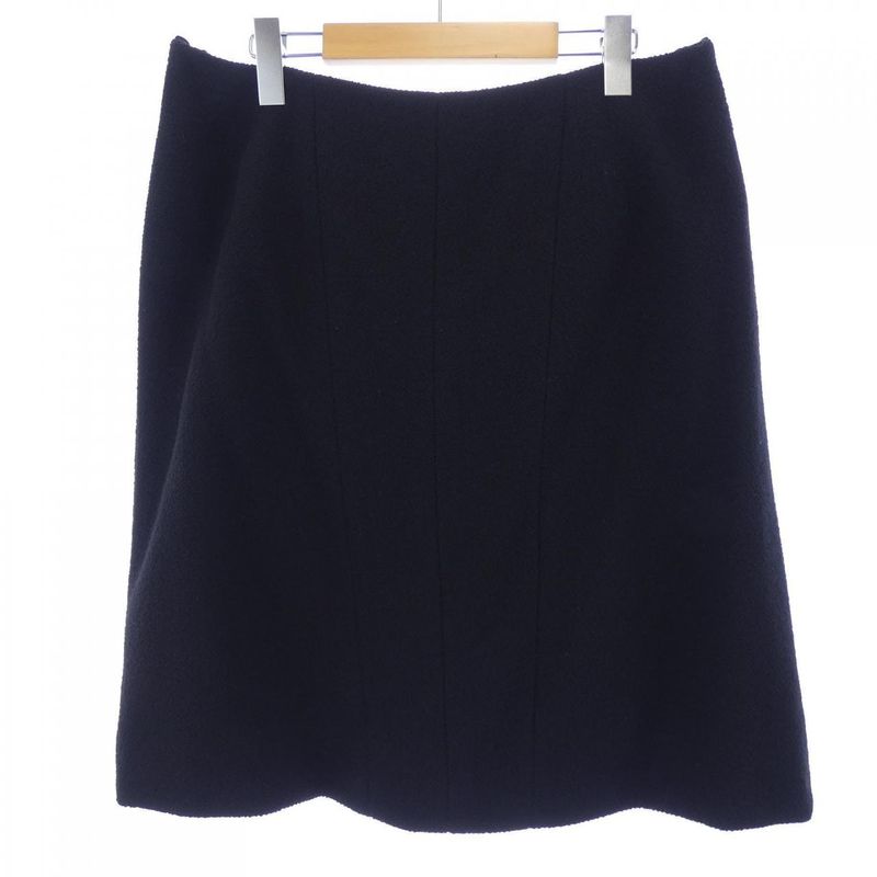 Chanel P20564v11746 03c Suit