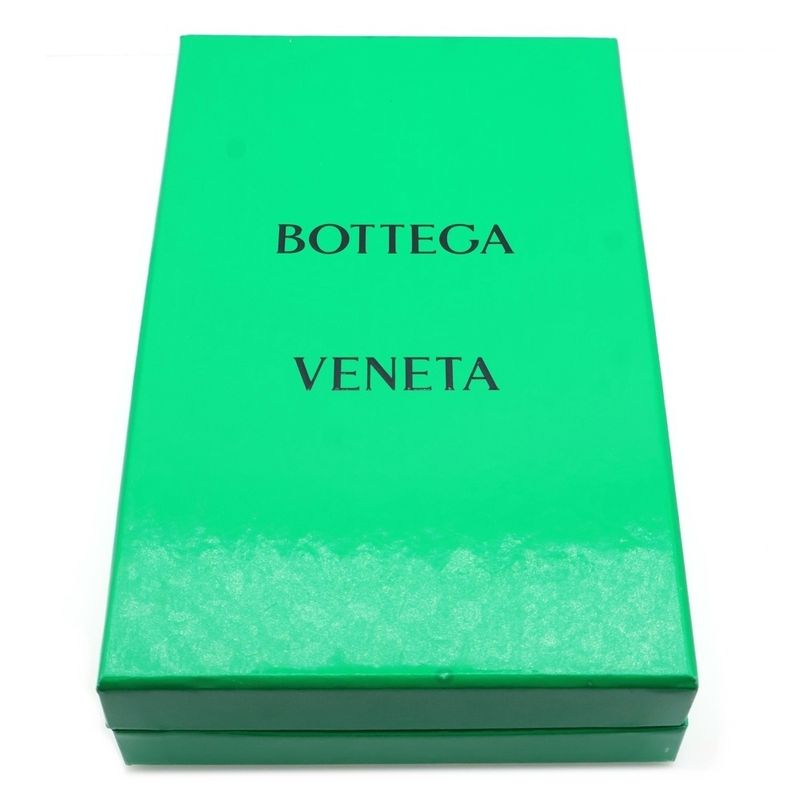 Bottega Veneta Intrecciato Cassette Round Long Wallet Long Wallet Green Leather