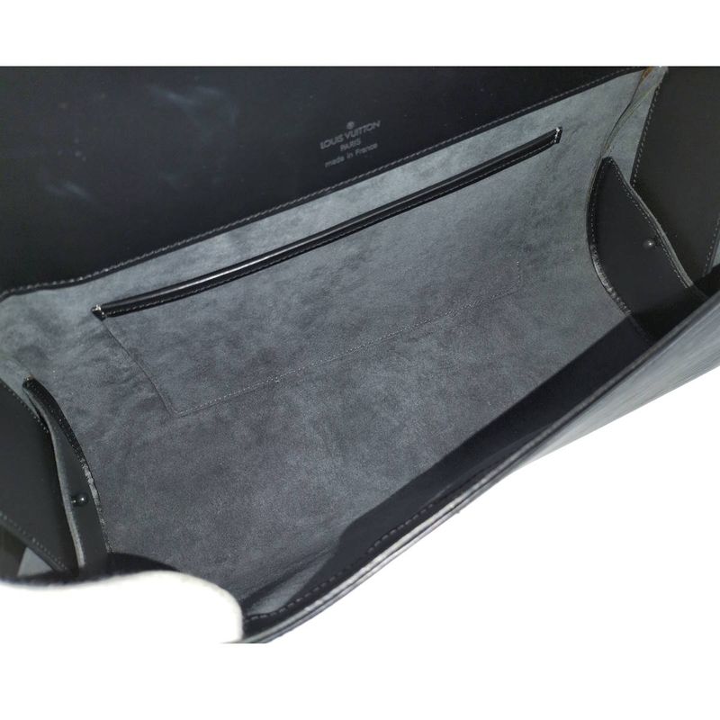 Louis Vuitton Nocturne PM Shoulder Bag Epi M52182