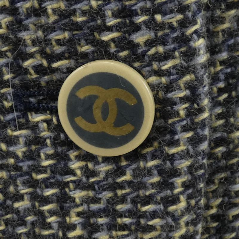 Vintage Chanel P18599v10570 01A Jacket