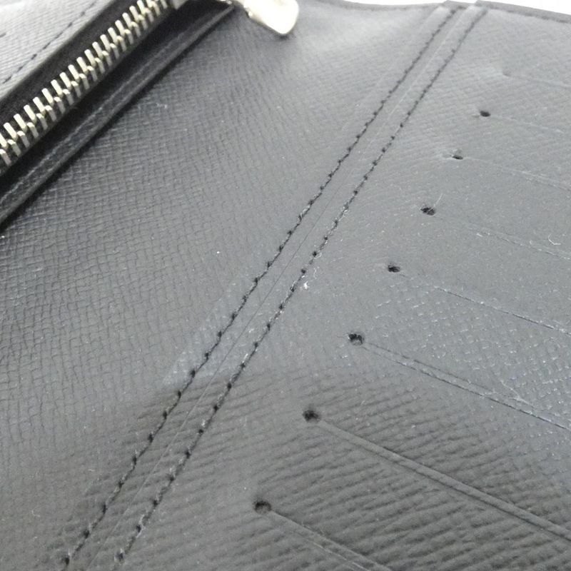 Louis Vuitton Taiga Portefeuille Brazza M30501 Wallet