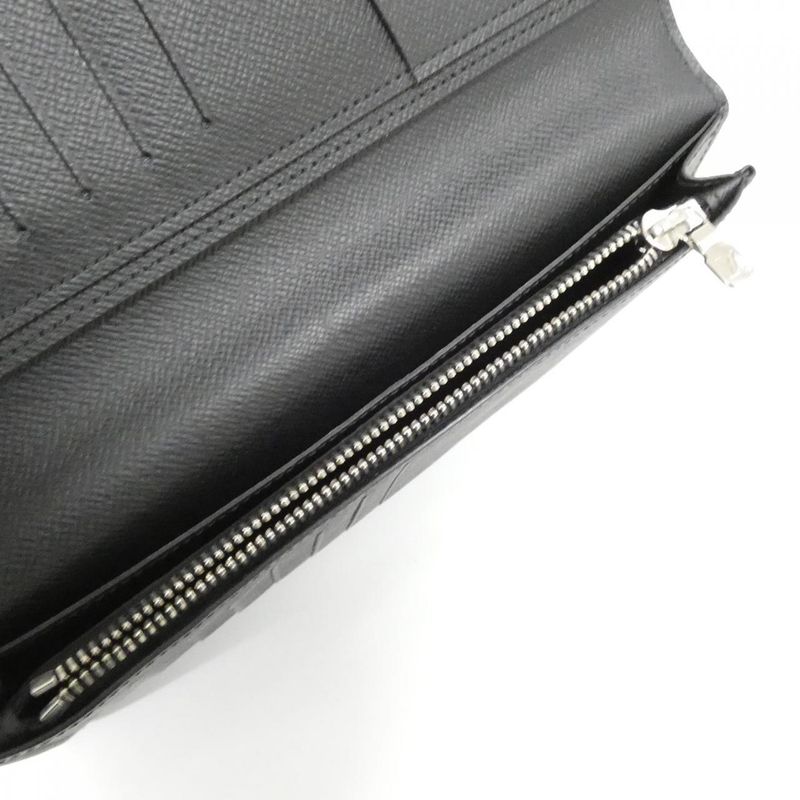 Louis Vuitton Taiga Portefeuille Brazza M30501 Wallet