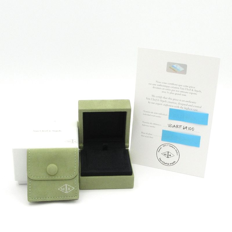 Van Cleef & Arpels Necklace Sweet Alhambra Vcarf69100 18k Yellow Gold X White