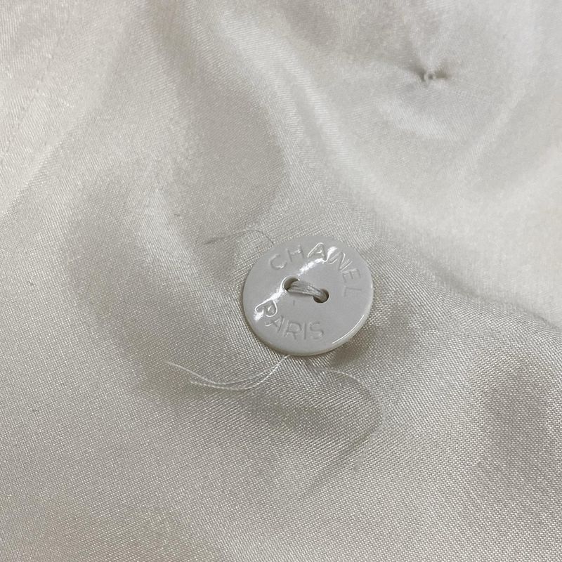 Chanel Vest Size 36 S Women's P33907 Ivory and Black Double Lion Button Silk