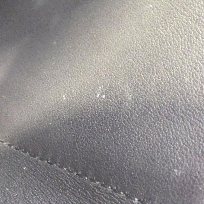 Louis Vuitton Taurillon Portefeuille Capucines Compact M82764 Wallet