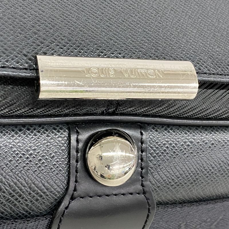 Louis Vuitton Taiga Viktor Shoulder Bag M30142 Ardoise Men's