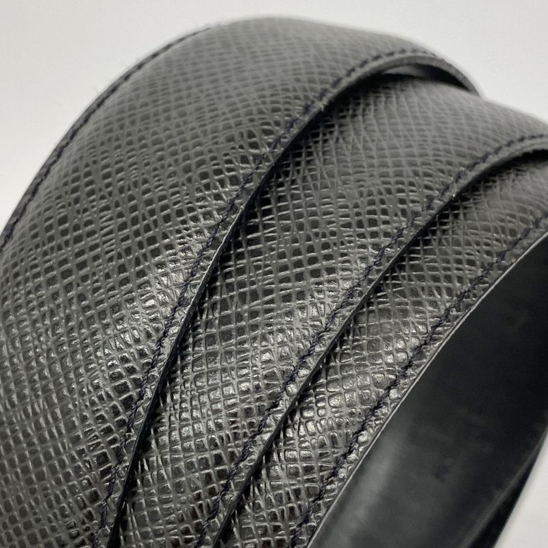 Louis Vuitton Belt Taiga Santure Classic M6843 Noir Black Men's