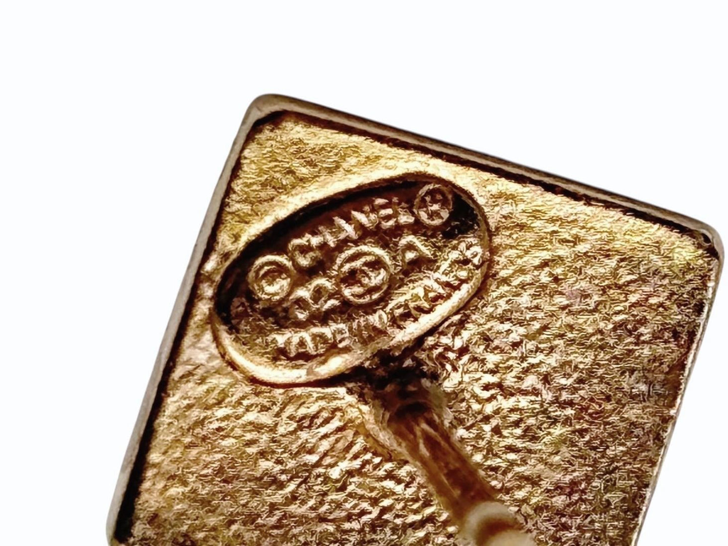 Chanel CC Logo Earrings 02 Turnlock Matte Gold Metal — view 7
