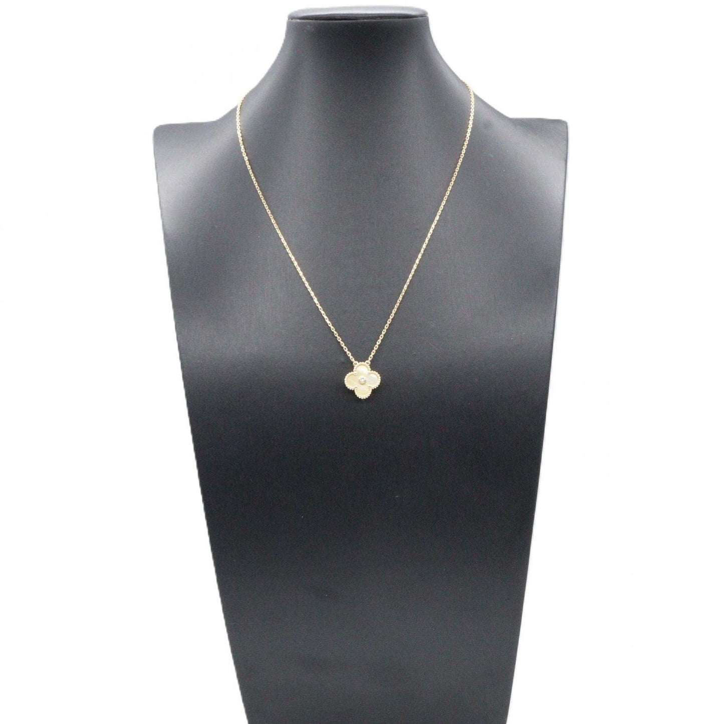 Van Cleef & Arpels Necklace Vintage Alhambra Mother of Pearl 1pd Necklace Neck