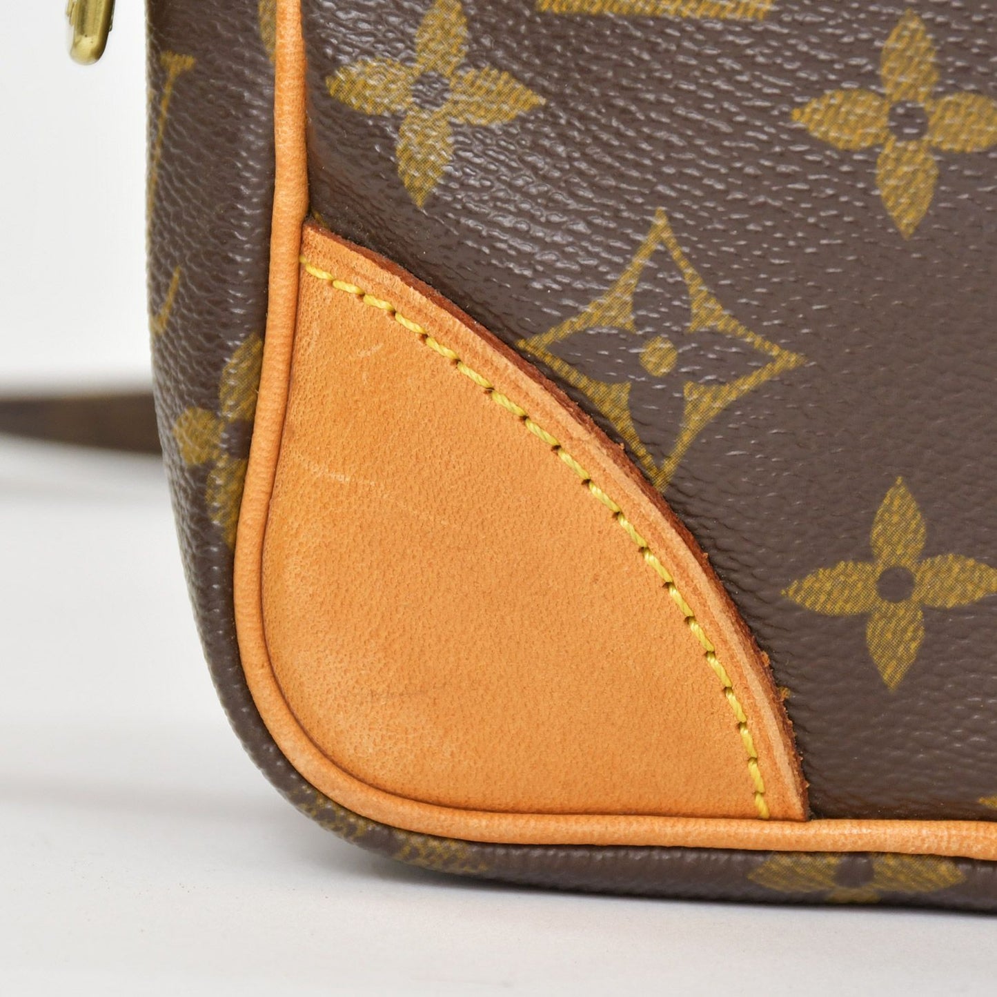 Louis Vuitton Amazon Shoulder Bag Monogram Leather Brown — view 8
