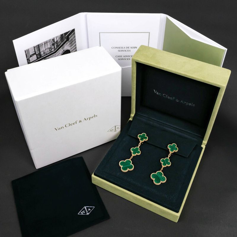 Van Cleef & Appel Magic Alhambra 3 Motif Vcaro2ag00 Earrings 750yg 18K