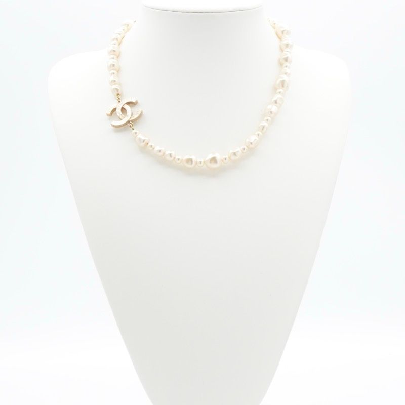 Chanel Necklace Pendant Choker Gold White Here Mark