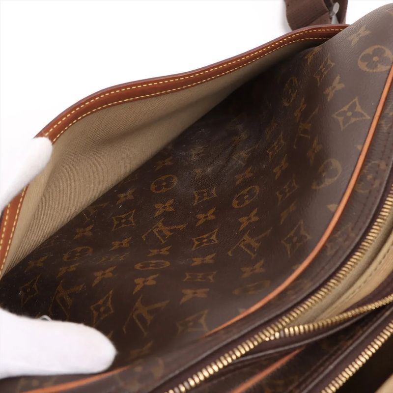 Louis Vuitton Monogram Reporter GM M45252 Leather Shoulder Bag Crossbody