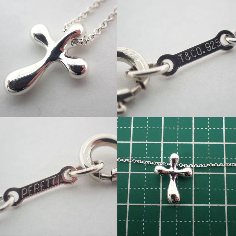 Tiffany & Co 925 Small Cross Pendant Necklace J117-5