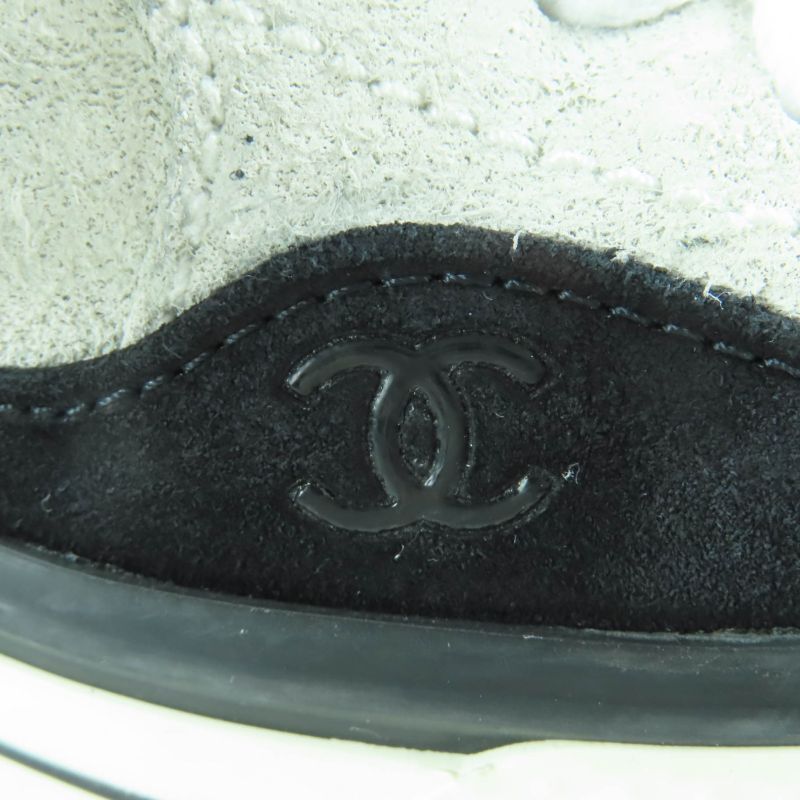 Chanel Coco Mark Lace Up Suede Leather Low-cut Sneakers White