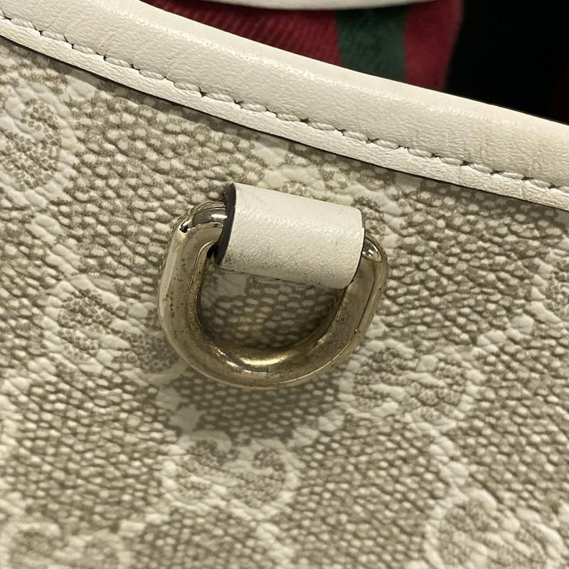 Gucci Shoulder Bag GG Emblem Medium Bucket Bag 815103 Beige X Ivory Leather