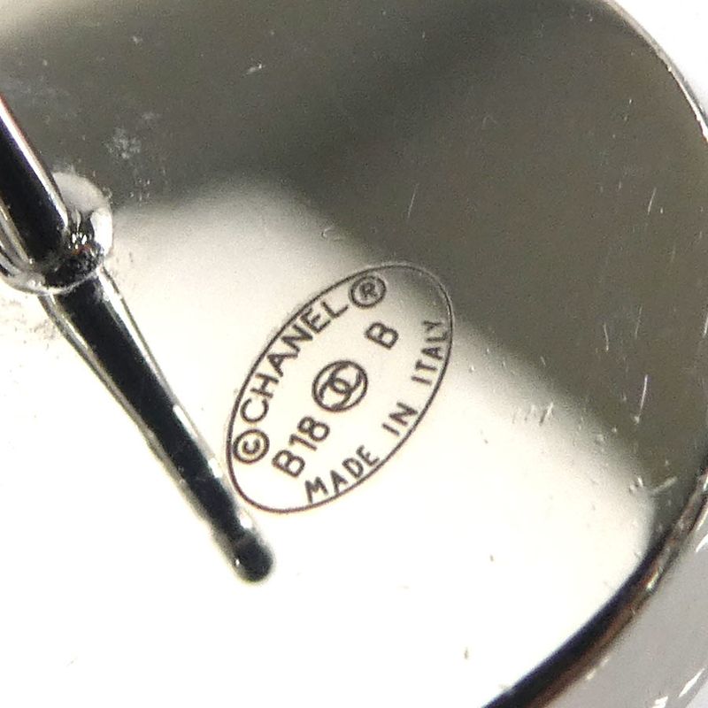 Chanel Earrings Here Mark