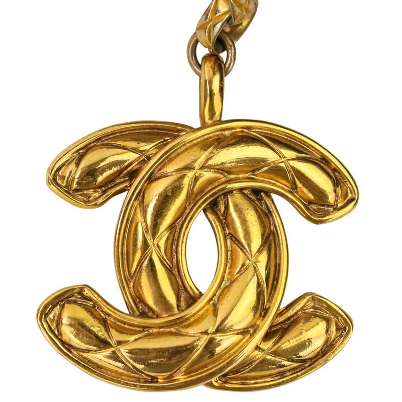 Chanel Charm Quilted Chain Shoulder Bag Camera