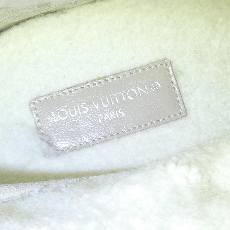 Louis Vuitton Logo Suede Snowdrop Line Boots