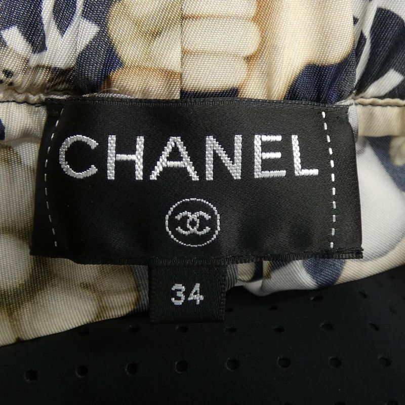 Chanel P54913v41600 Shorts