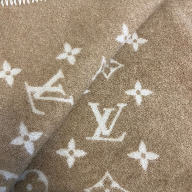 Louis Vuitton Blanket Pred Neo Monogram Shawl
