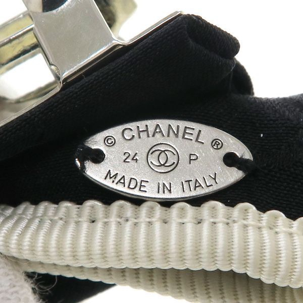 Chanel Barrette