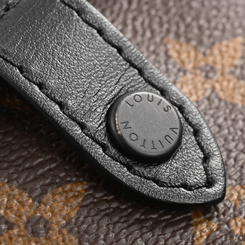 Louis Vuitton Shoulder Bag Christopher Wearable Wallet