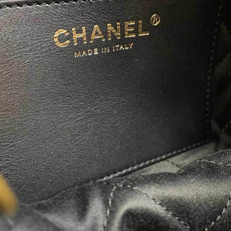Chanel Handbag 22 Mini CC Logo Shiny Calf Leather 2-Way