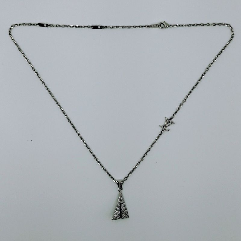 Louis Vuitton Pendant LV Pay Per Plain Necklace