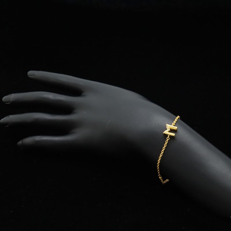 Louis Vuitton Bracelet LV&me M Initial Gold Plated