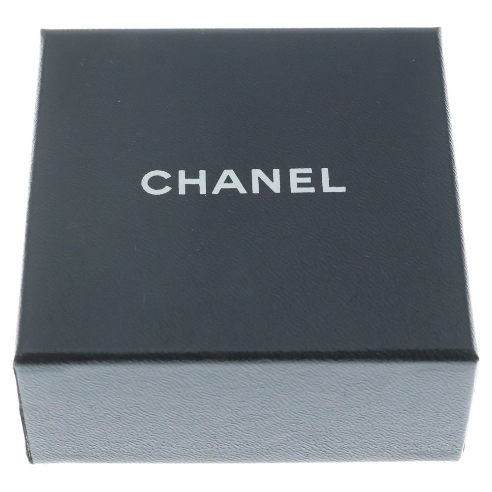 Chanel CC Logo Earrings Silver — view 6