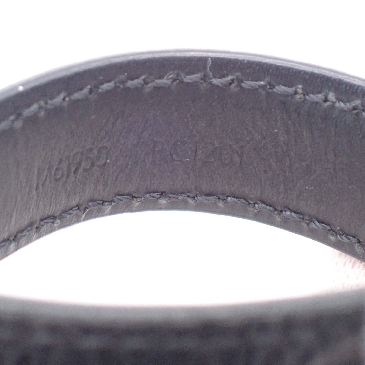 Louis Vuitton Key Folder Porte Cles Dragonne White Leather Ring — view 9