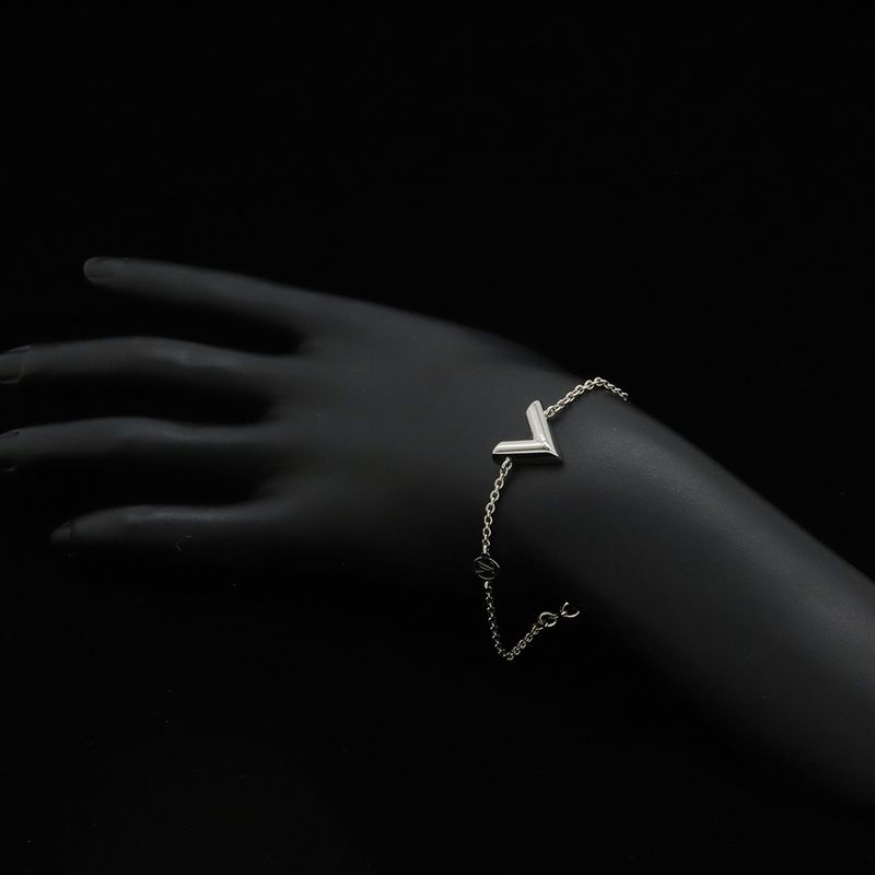 Louis Vuitton Bracelet Essential LV Circle Metal Silver