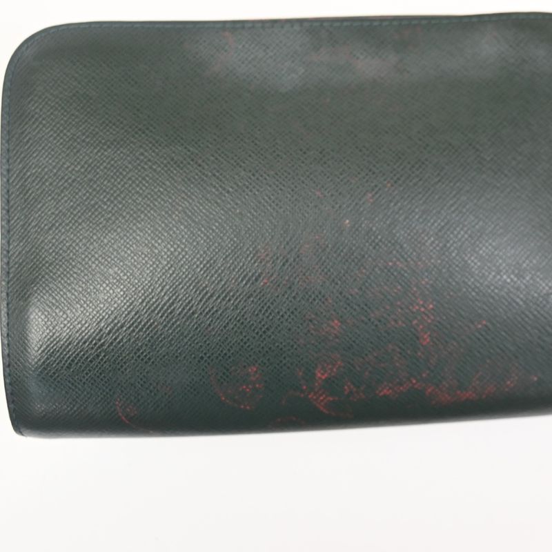 Louis Vuitton Baikal Clutch Taiga Leather