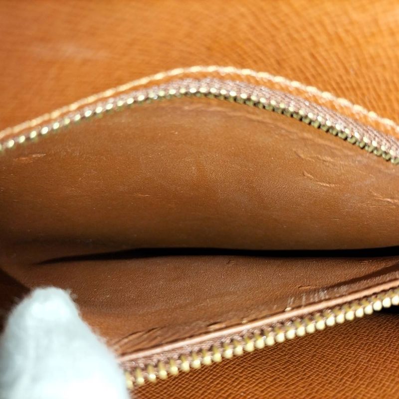 Louis Vuitton Saint Cloud GM Shoulder Bag Monogram
