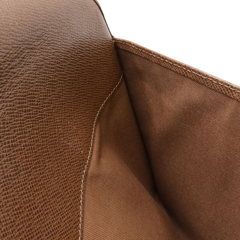 Louis Vuitton Taiga Andrey Shoulder Bag Crossbody Leather Grizzly Brown